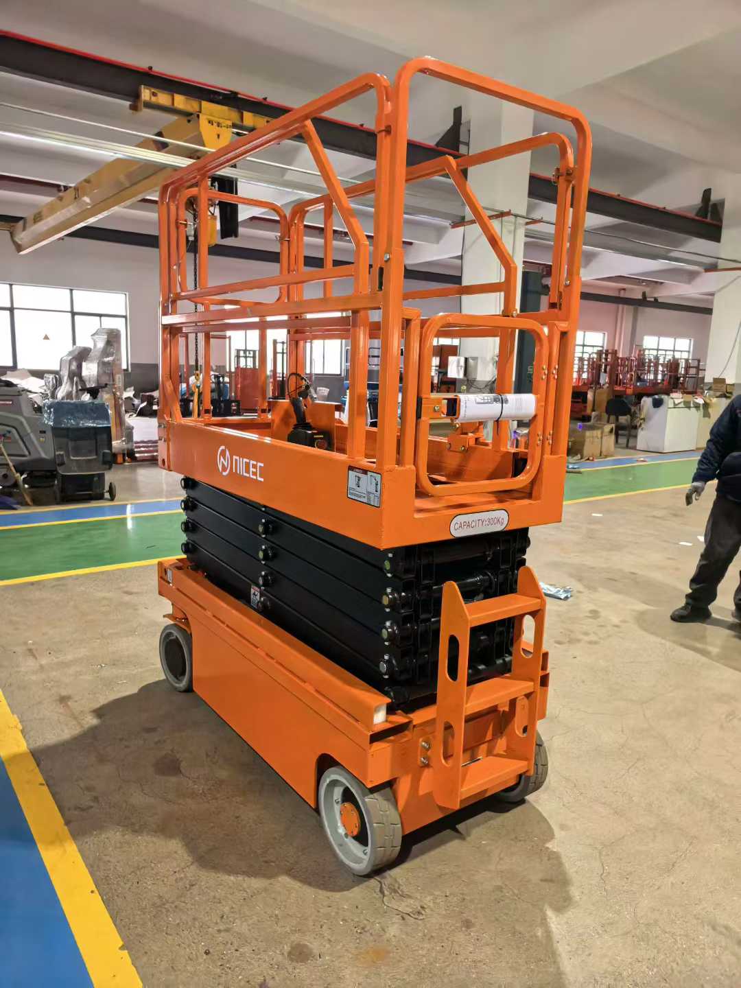 Qayçı tipli qaldırıcı