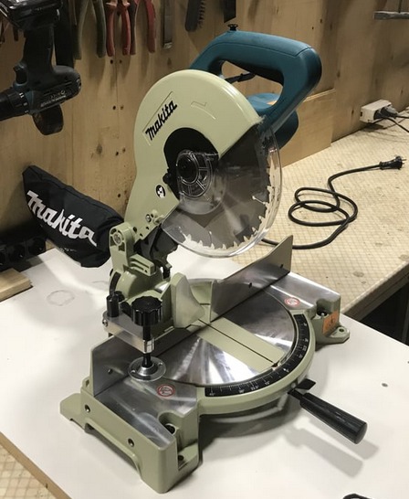 Uqlorez Makita LS 1040