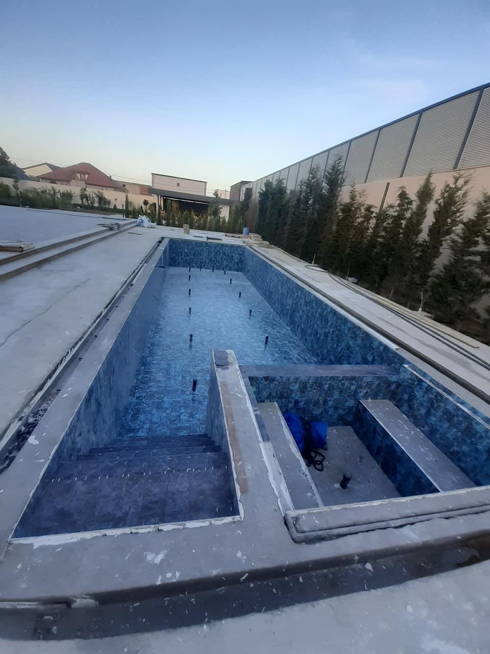 Hovuz tikintisi ilə məşğul olan şirkət üçün peşəkar alət dəstini necə formalaşdırdıq