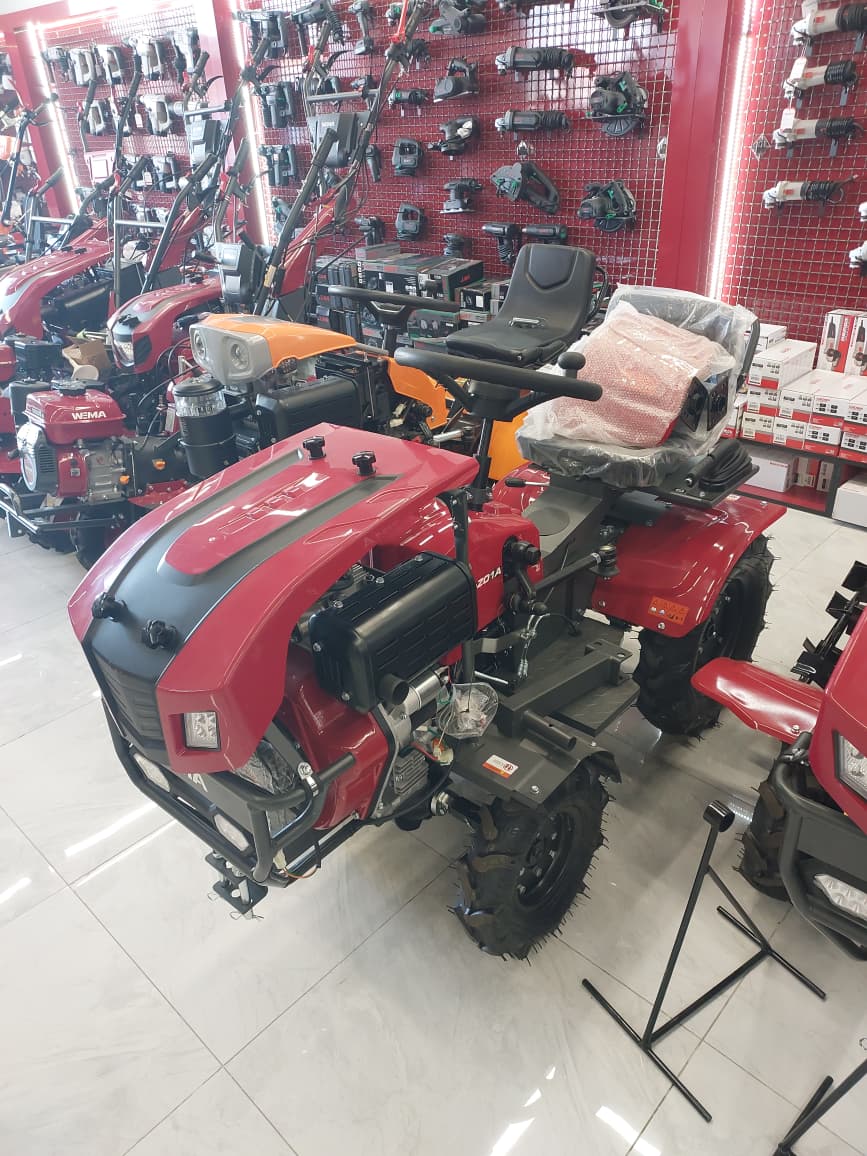 Mini traktor, kultivator